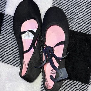 Cute black dress shoes
